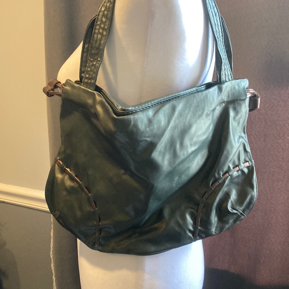 NWOT WOMENS OLIVE GREEN & BROWN TRIMMED POCKETED PURSE